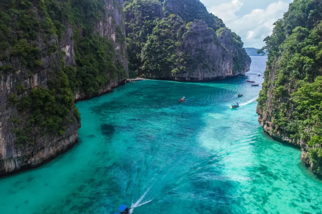 Phi-Phi-Islands