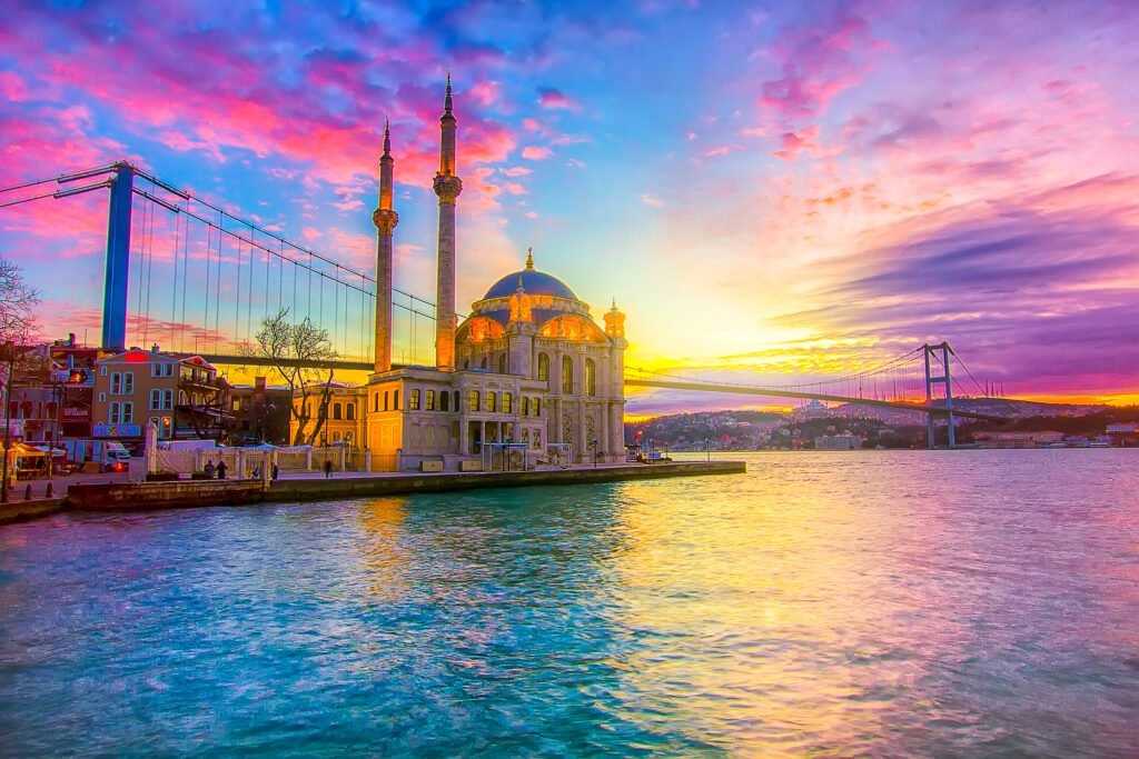 Ortakoy,Istanbul,Landscape,Beautiful,Sunrise,With,Clouds,Ortakoy,Mosque,And