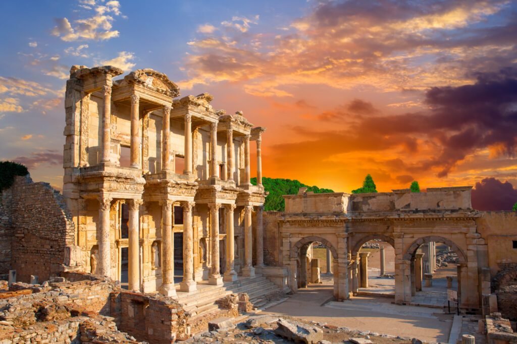 Celsus,Library,In,Ephesus,At,Sunset,-,Selcuk,,Turkey